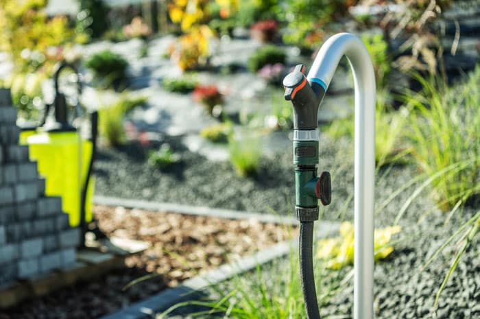 Arrosage automatique avec l'eau de pluie.